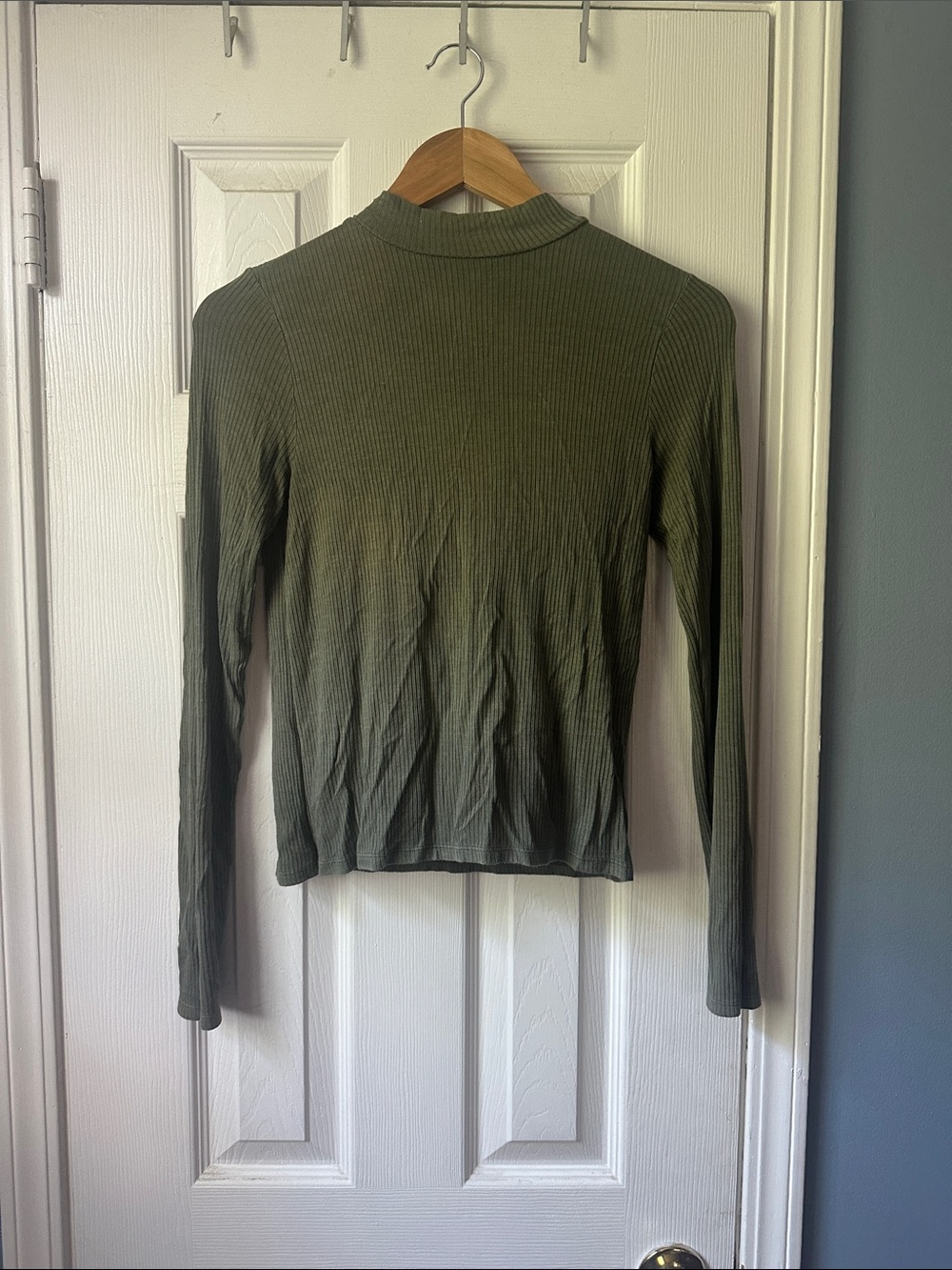 American Eagle Outfitters Olive Ribbed Mock Neck Long Sleeve Top